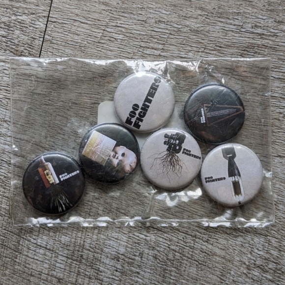 Other - Foo Fighters Echos Silence Patience and Grace 2007 button pack SEALED